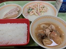 さばスタミナ焼き　マカロニサラダ　ピリ辛味噌汁