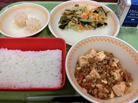 マーボー豆腐　えびしゅうまい　海そうサラダ
