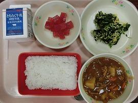 ポークカレー　菊花和え　ダイスゼリー（いちご）
