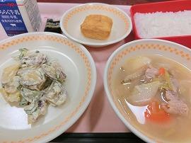 ごはん　牛乳　県産卵焼き　さつまいものサラダ　豆乳仕立ての野菜汁　のり佃煮