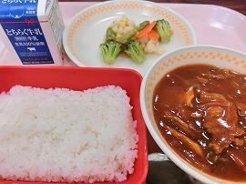 ごはん　牛乳　ハッシュドポーク　花野菜サラダ