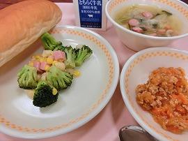 セルフスラッピー・ジョー(コッペパン・スラッピー・ジョーの具) 牛乳 花野菜とパスタのサラダ 野菜とウィンナーのスープ セルフスラッピー・ジョー(コッペパン・スラッピー・ジョーの具) 牛乳 花野菜とパスタのサラダ 野菜とウィンナーのスープ