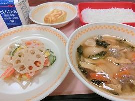 ごはん　牛乳　厚焼き卵　れんこんサラダ　根菜のごま汁