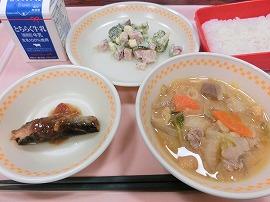 ごはん　牛乳　いわしのおかか煮　ブロッコリーとハムのサラダ　豆乳仕立ての野菜汁