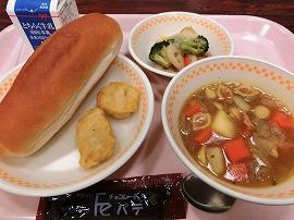 コッペパン　チョコクリーム　牛乳　チキンナゲット　冬野菜サラダ　マカロニカレースープ