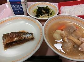 ごはん　牛乳　さんまのみぞれ煮　かんぴょうのごま酢和え　すいとん汁