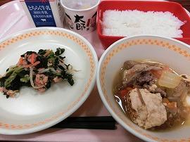 ごはん　牛乳　納豆　わかめと小松菜のツナ和え　肉豆腐