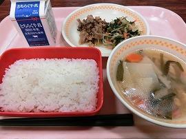 セルフビビンバ丼（ごはん・焼き肉・ナムル）　牛乳　ワンタンスープ