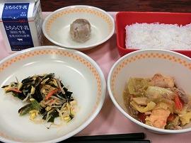 ごはん　牛乳　ジャージャン豆腐　ポーク焼売　わかめと大豆もやしのナムル