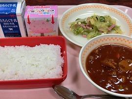 ごはん　牛乳　ハッシュドポーク　イタリアンサラダ　お祝いケーキ