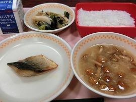 ごはん　牛乳　さばカレー醤油焼き　かんぴょうのごま酢和え　なめこ汁