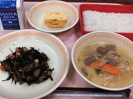 ごはん　牛乳　厚焼き卵　ひじきの炒め煮　豆乳仕立ての野菜汁