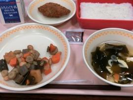 ごはん　牛乳　かつお磯辺フライ　ソース　五目豆煮　若竹汁