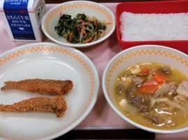 ごはん　牛乳　いわし米粉フライ　小松菜ごま和え　豚汁