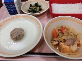 ごはん　牛乳　ジャージャン豆腐　てんぐにらまんじゅう①　青菜のナムル