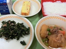 ごはん　牛乳　五目厚焼卵　のり酢あえ　肉じゃが