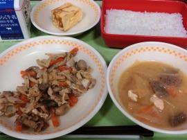 セルフきのこごはん(ごはん・きのこごはんの具) 牛乳 厚焼き卵 雷汁 セルフきのこごはん(ごはん・きのこごはんの具) 牛乳 厚焼き卵 雷汁