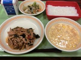 ごはん 牛乳 チンジャオロースー 海そうサラダ 中華コーンスープ ごはん 牛乳 チンジャオロースー 海そうサラダ 中華コーンスープ