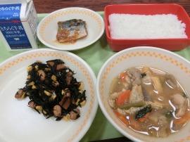 ごはん 牛乳 さば味噌煮 五目ひじき煮 根菜のごま汁 ごはん 牛乳 さば味噌煮 五目ひじき煮 根菜のごま汁