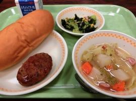 牛乳パン　牛乳　ハンバーグ　ブロッコリーとツナのサラダ　ポトフ
