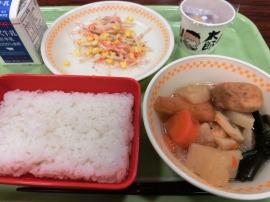 ごはん　牛乳　煮込みおでん　納豆　ごぼうサラダ