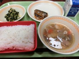 ごはん　牛乳　いわしごま味噌煮　菊花和え　豚汁