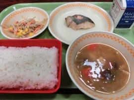 ごはん　牛乳　かます西京焼き　ごぼうサラダ　すいとん汁