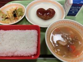 ごはん　牛乳　ハートのハンバーグ　海そうサラダ　ピリ辛味噌汁