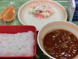 麦ごはん　ハッシュドポーク　牛乳　ポテトサラダ　オレンジ