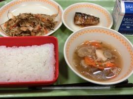 ごはん　牛乳　いわしごま味噌煮　切干大根の炒め煮　根菜汁