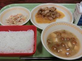 ごはん　牛乳　豚肉ケチャップ炒め　ごぼうサラダ なめこ汁