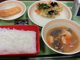 セルフいか天丼（ごはん・いか天ぷら・天丼のたれ）　牛乳　磯あえ　ピリ辛味噌汁